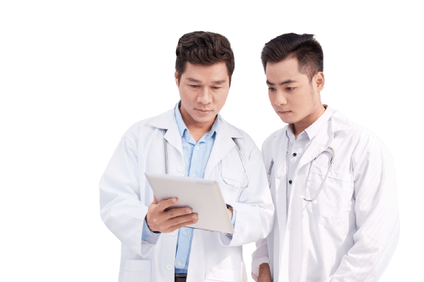 shutterstock_1471701848-removebg-preview doctors looking at ipad
